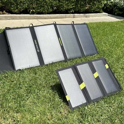 160Wの折りたたむ太陽光パネル 156.75mmx156.75mmのセルサイズ 最大システム電圧100V